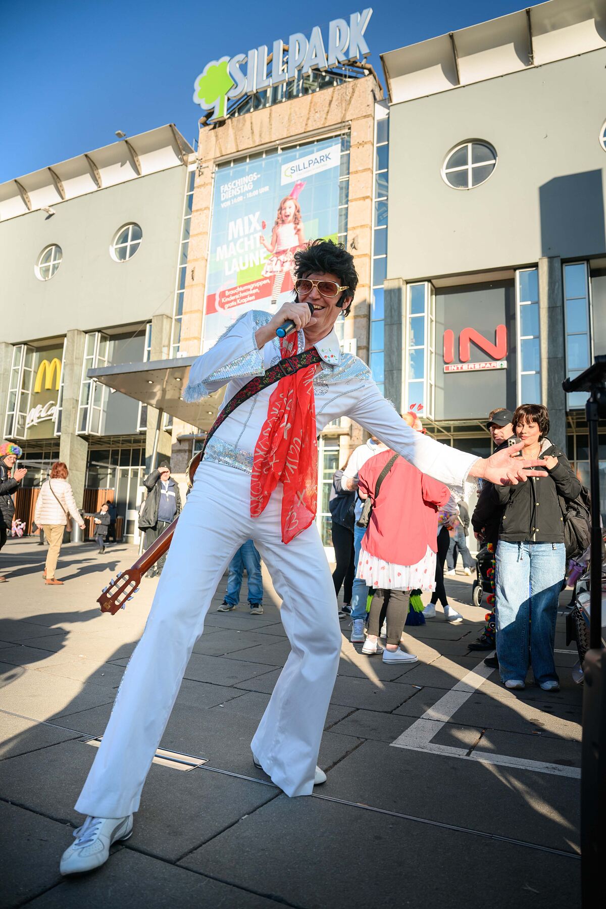 SILLPARK Zeig dein Kostüm-Sing um den Sieg. Karaoke-Bühne.
