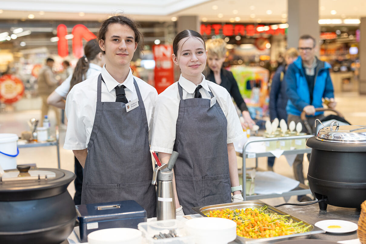 SILLPARK – Ferrari Schule Fastensuppe liebevoll zubereitet.